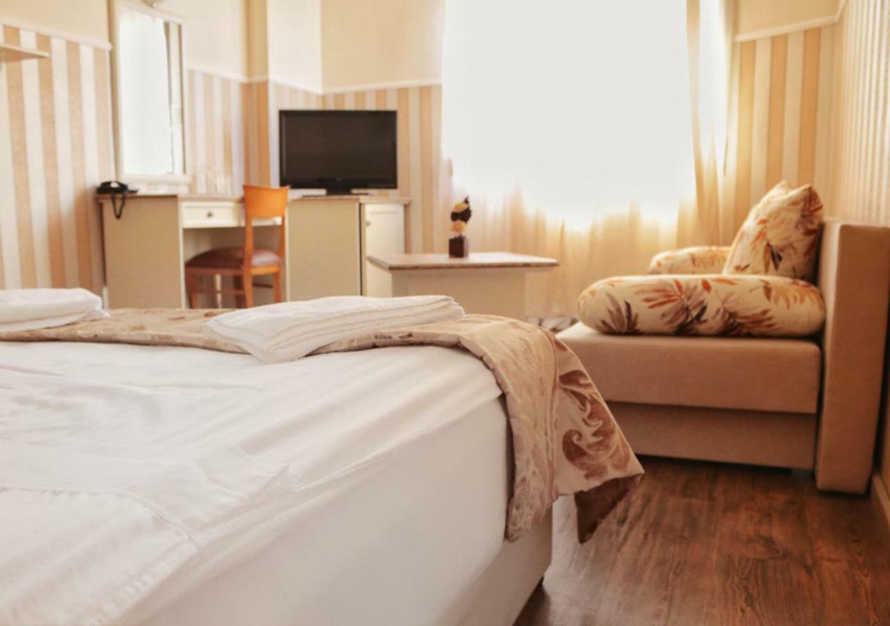 Green Hotel Alexander Palace Софія Екстер'єр фото